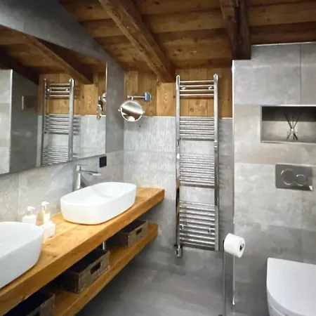 Dom wakacyjny - Up To 10 Persons La Thuile
